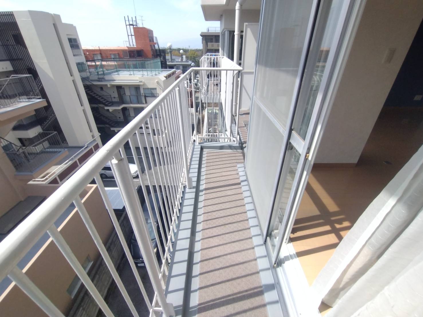 バルコニー バルコニー