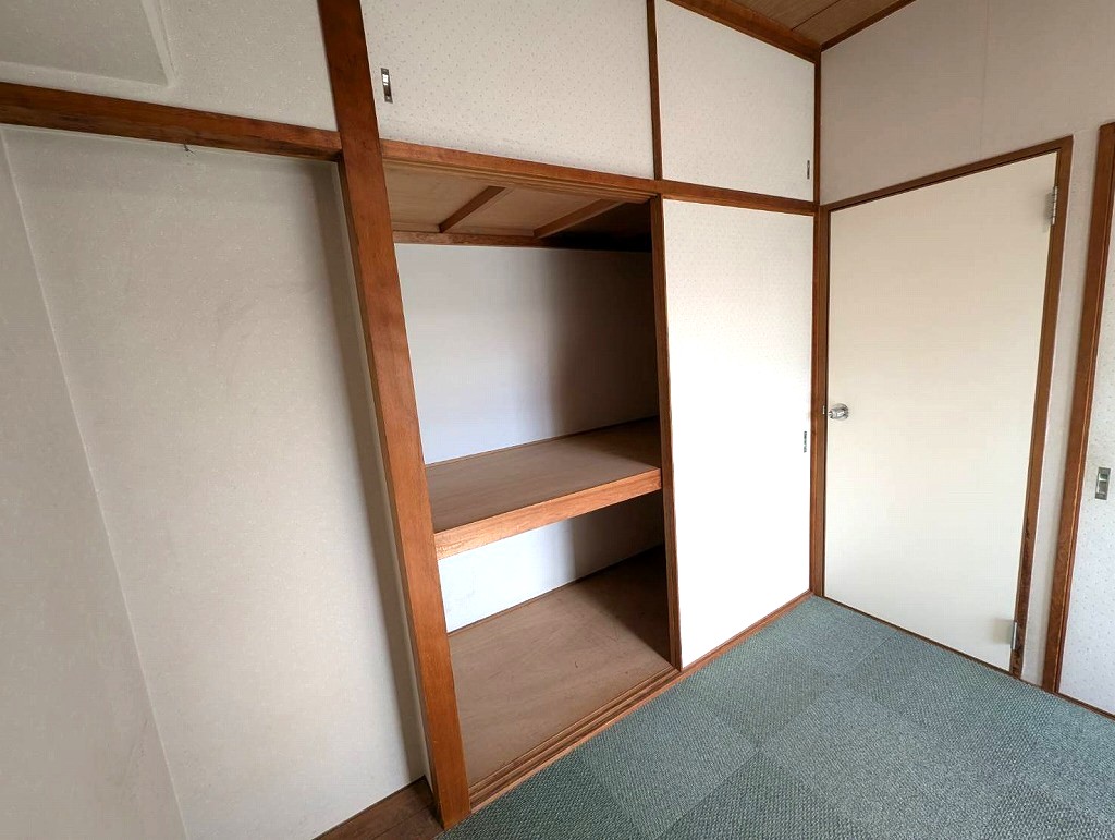 洋室押入(内装)