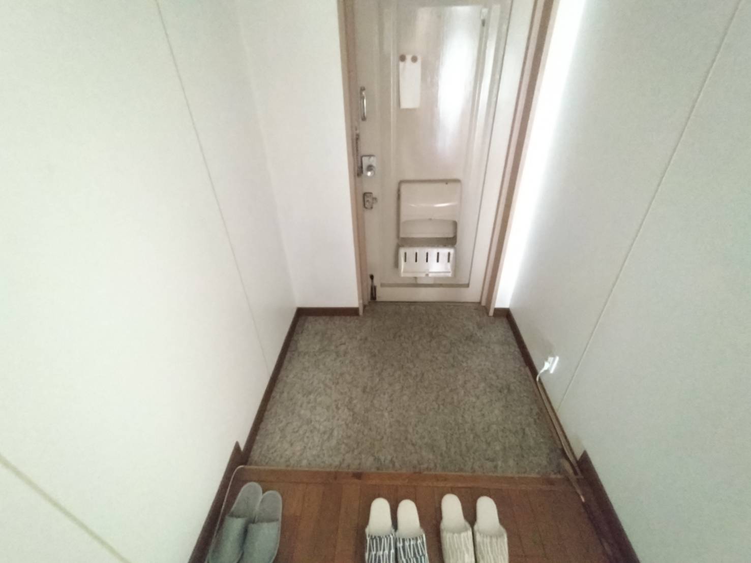 (玄関)