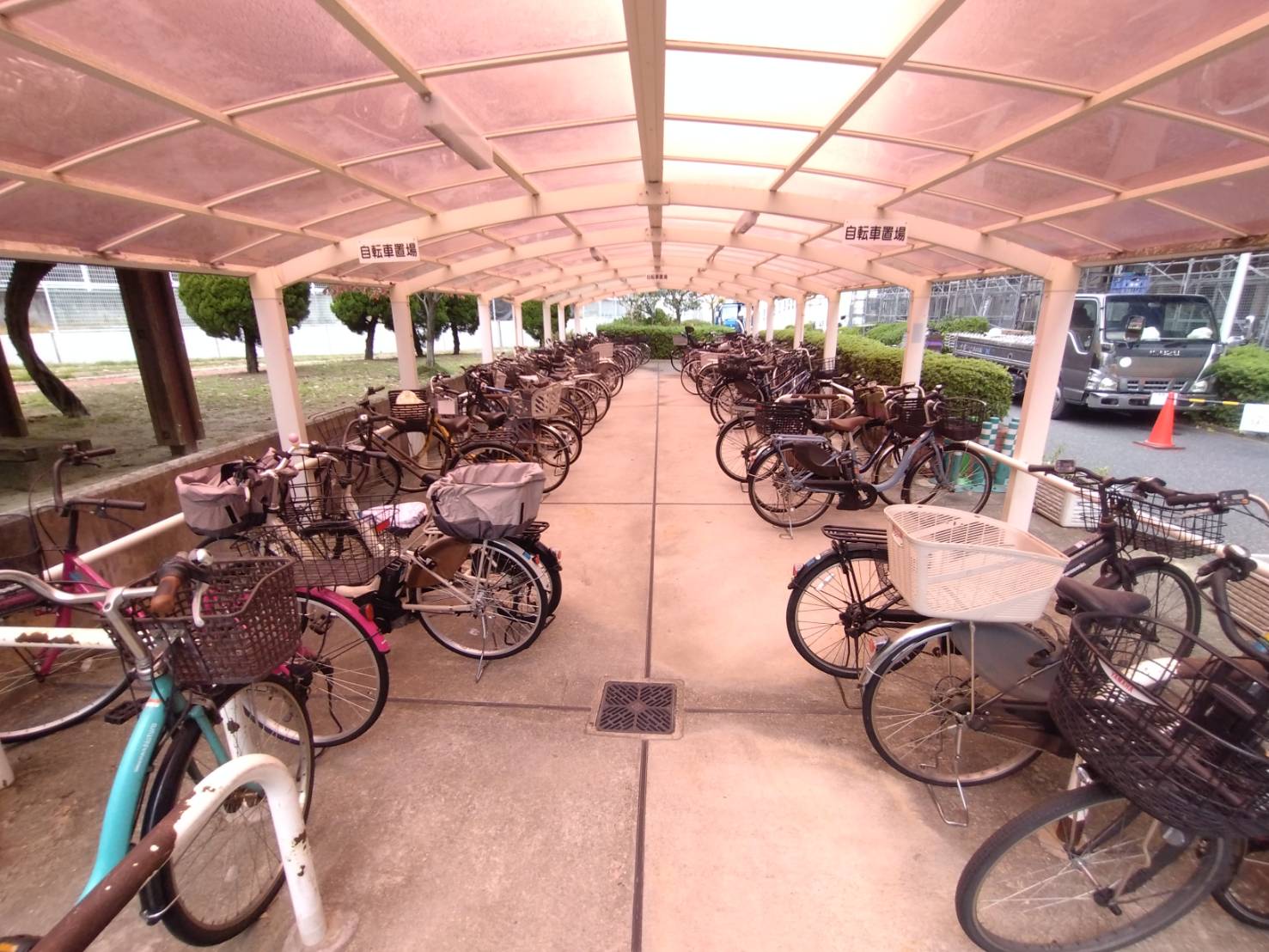 駐輪場 駐輪場